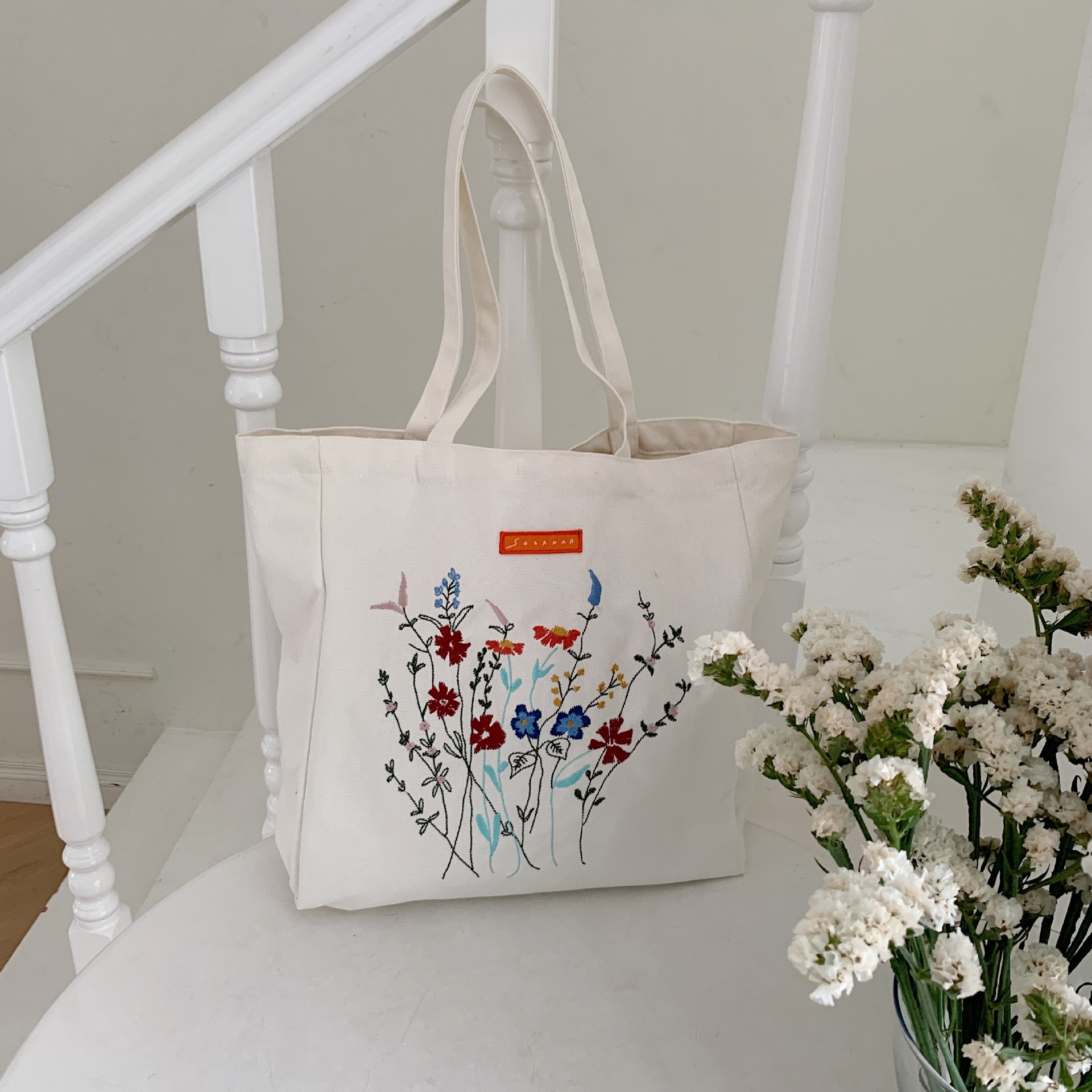 2623 Embroidered flower canvas bag, Artistic college student single-shoulder bag, large-capacity schoolbag, shopping bag, artistic style Specification drawing