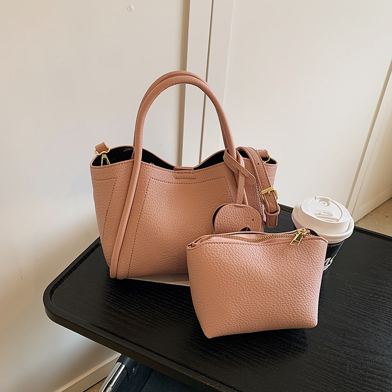 High-end soft leather bag for women 2025 new style, fashionable and versatile hand-held bucket bag, casual and simple crossbody bag Application Scenario