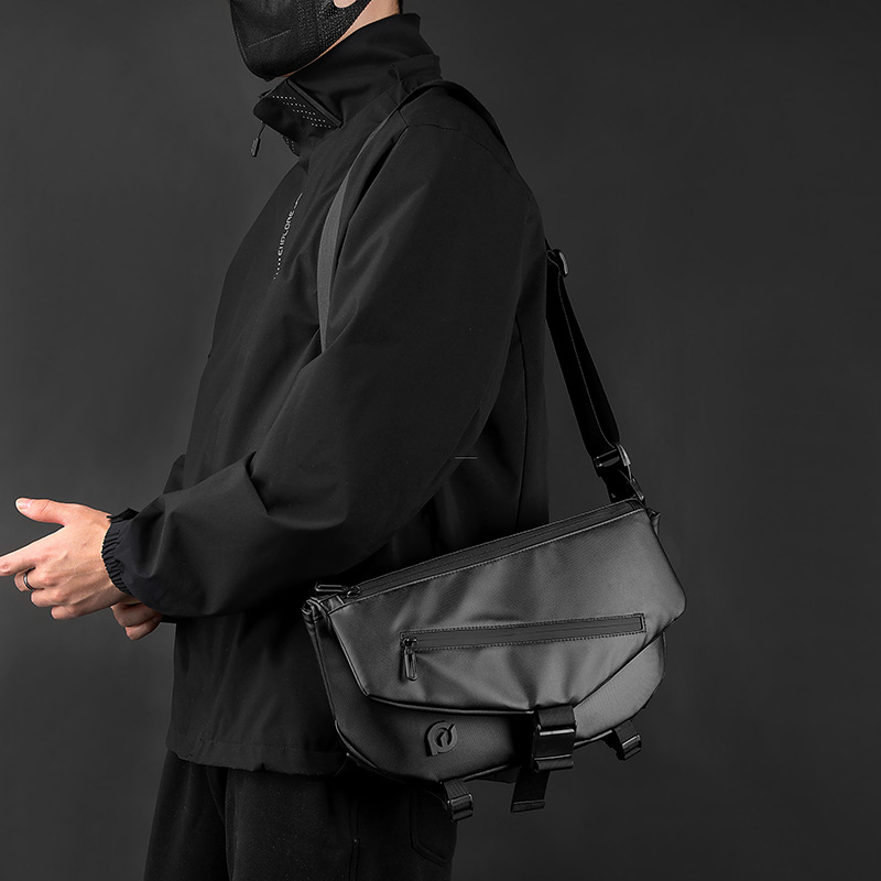 The new WEPOWER functional sports large-capacity crossbody bag is a simple and fashionable single-shoulder men's bag and a business small crossbody bag Specification drawing