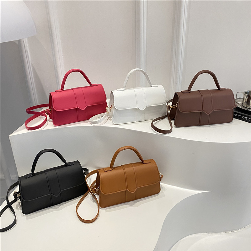 The new summer version of the European and American fashion Bags 2025, a single-shoulder versatile crossbody bag, simple and retro hand-held small square bag, is trendy for women Application Scenario