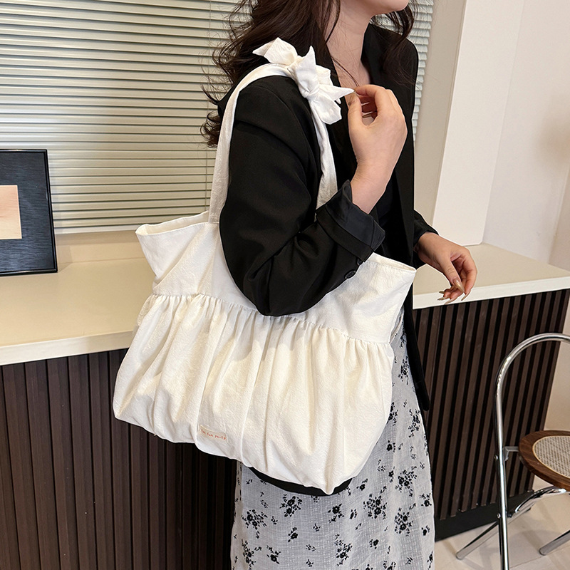 Simple and versatile casual single-shoulder canvas bag for university classes, a new large-capacity fashionable tote bag for women in 2025 full figure