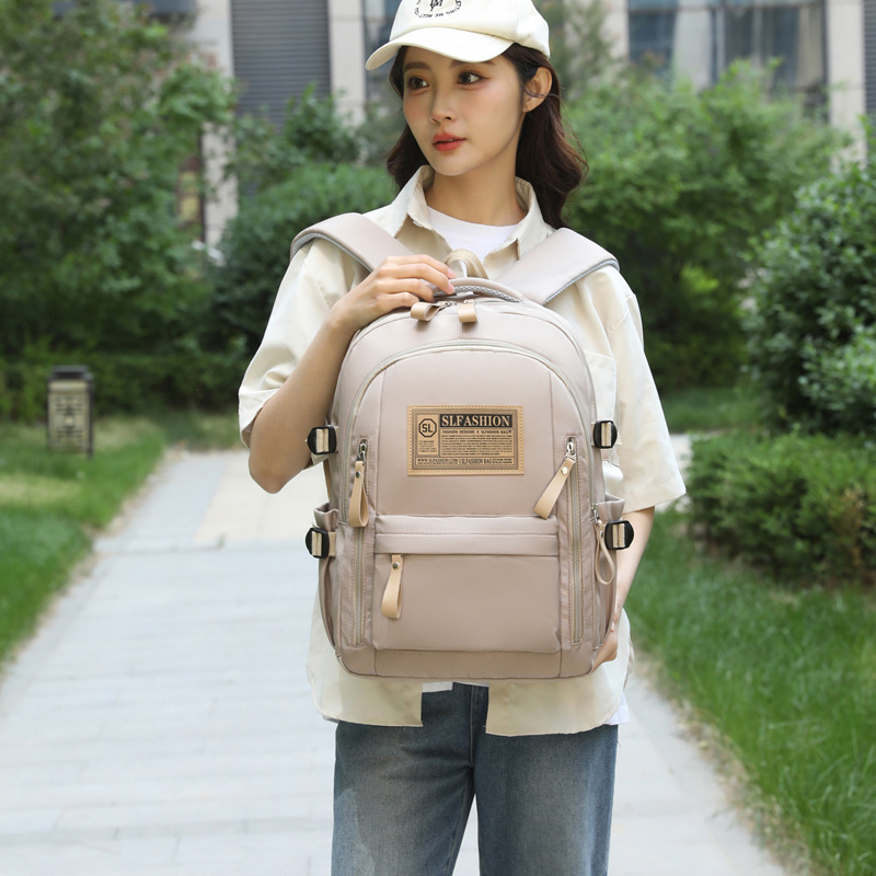 "Niche and simple design Backpack 2025: A fresh and stylish crossbody bag with color blocking and matching for casual fashion and versatility. Specification drawing