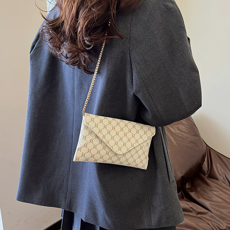 Cross-border retro, simple and stylish 2025 new casual, trendy and beautiful crossbody bag for women details Picture