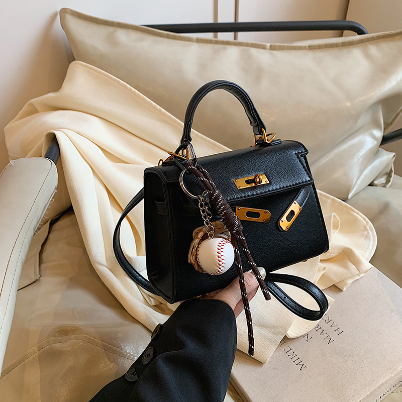 The new 2024 trendy Kelly handbag for women features a niche design, retro and fashionable single-shoulder bag, and a high-end crossbody bag for women Specification drawing