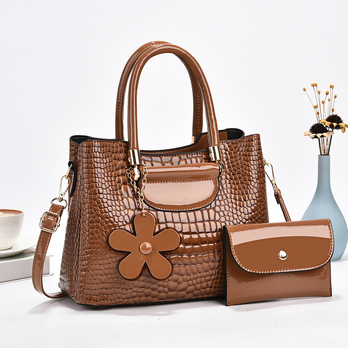 2024 Factory direct sale shiny leather stone-patterned bucket bag, new large-capacity, fashionable and trendy hand-held shoulder crossbody bag details Picture