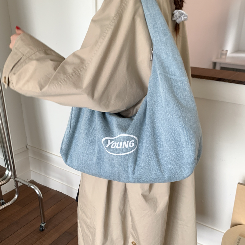 2025 Summer New trendy large-capacity handbag, fashionable and versatile denim shoulder bag, women's casual dumpling bag Specification drawing