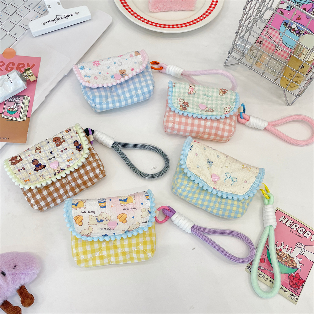The 5223 cartoon splicing type storage bag is a portable and compact travel storage bag suitable for CCD camera bags, which is resistant to drops and bumps details Picture