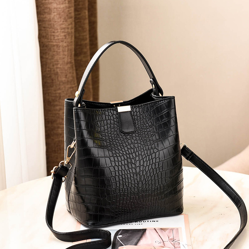 Cross-border trade best-selling women's bags 2022 new trendy and fashionable crocodile pattern bucket bag, single-shoulder crossbody small bag consignment full figure