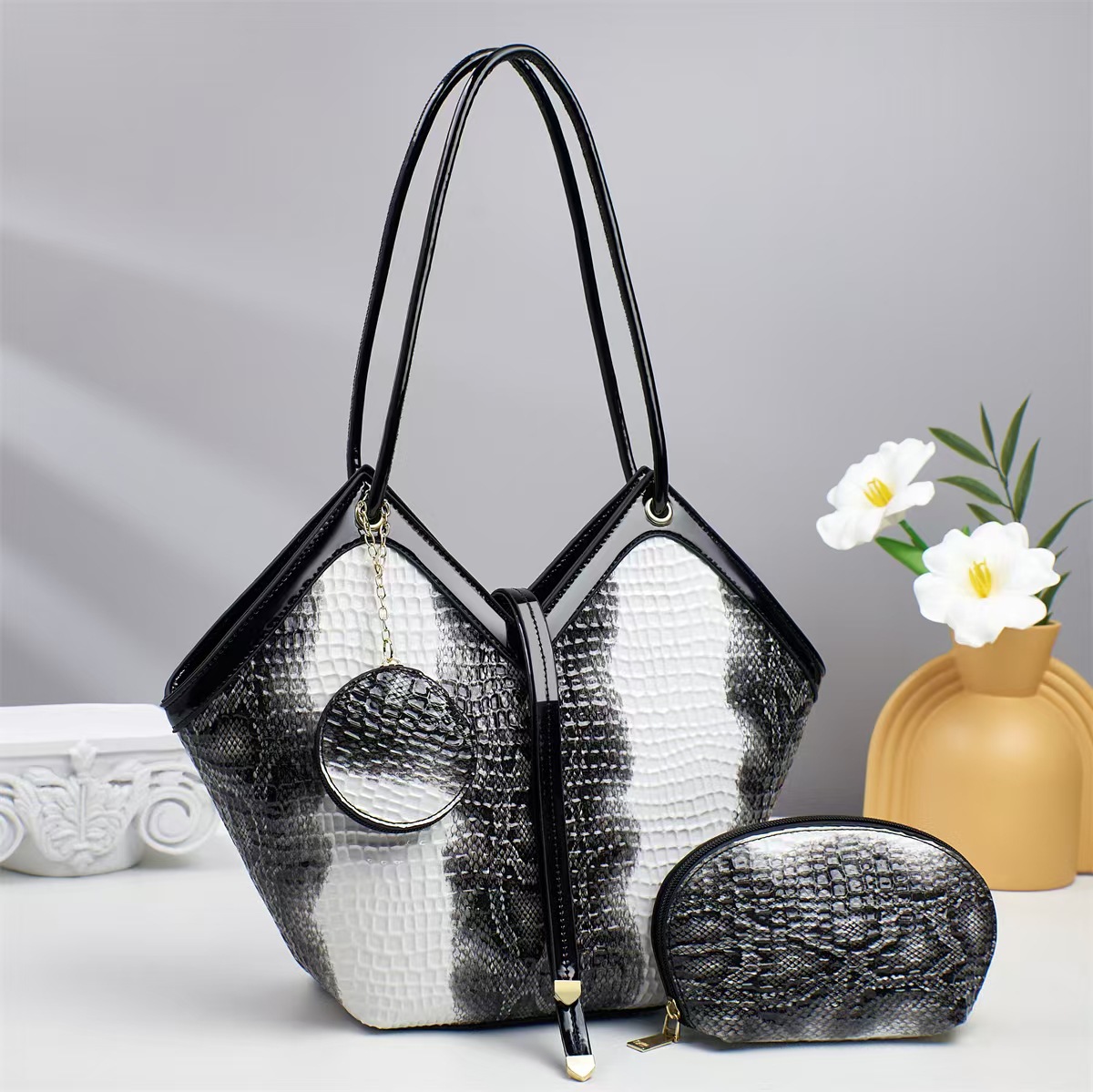 Cross-border foreign trade three-piece set: basket bag, high-end crossbody women's bag, niche light luxury single-shoulder bag, tote bag full figure