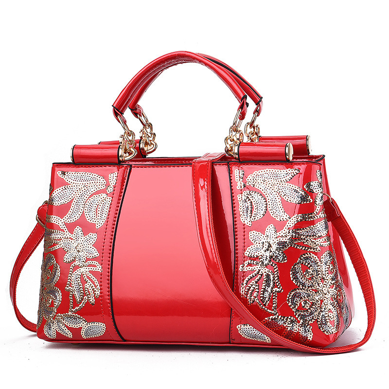 2022 New fashionable patent leather mom bag, European and American shiny leather grand handbag, single-shoulder crossbody bag, trendy Application Scenario