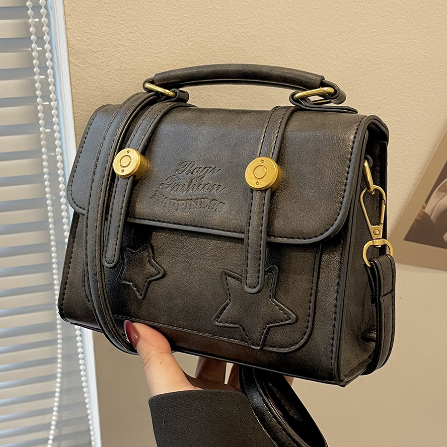 This stylish and chic small square casual bag is a new 2024 trendy Instagram style with a high-end Japanese and Korean feel. It's a single-shoulder crossbody bag full figure