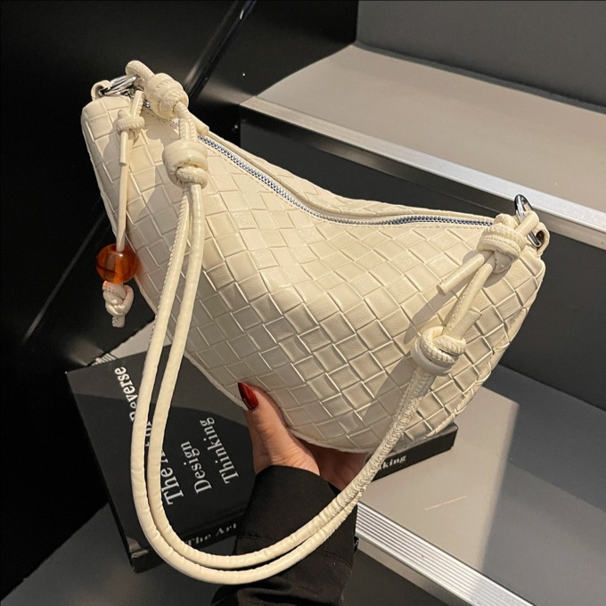Cross-border retro versatile underarm bag for women 2025 new niche woven saddle bag, trendy and casual crossbody bag full figure