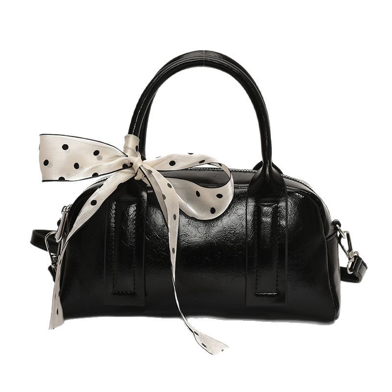 A new Korean version of a trendy and fashionable single-shoulder crossbody bag for women in 2025, featuring a niche design and a high-end feel Item Picture