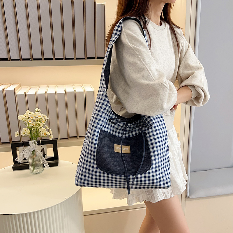 Korean ins trendy casual Tote bag 2025 new Spring casual versatile single-shoulder bag with large capacity checkered bag details Picture