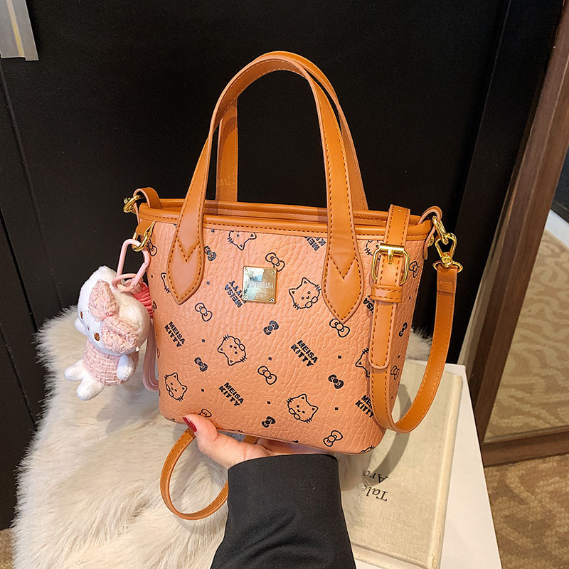 Simple and casual hand-held small bag for women, 2025 new style fashionable bucket bag for work and commuting, versatile single-shoulder crossbody bag full figure