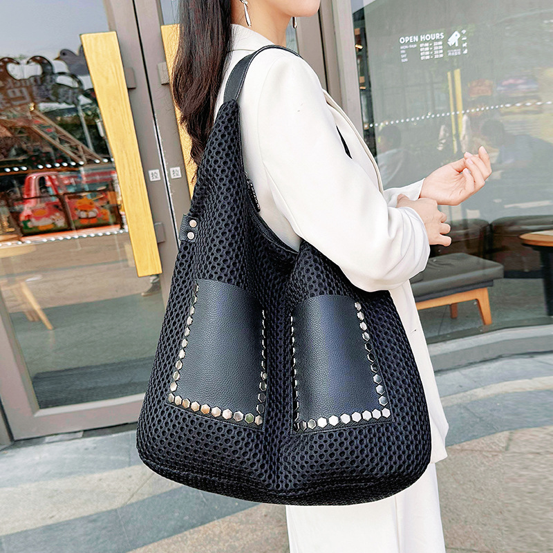 Cross-border retro mesh handbag, large-capacity single-shoulder bag, punk style rivet fashionable tote bag details Picture