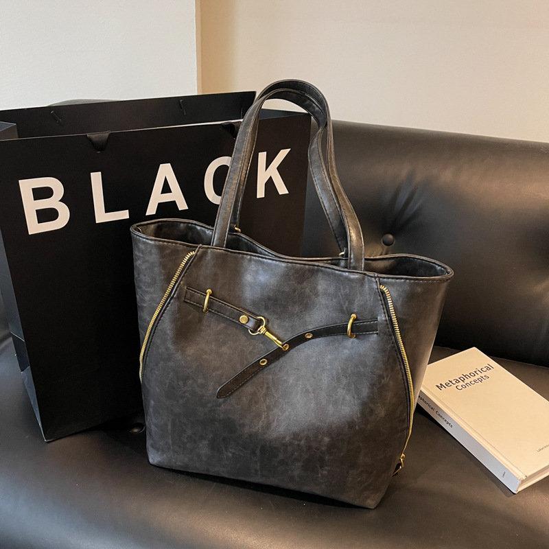 Cool oil wax leather large bag for women 2024 New style fashionable retro backpack, multi-functional casual underarm tote bag Specification drawing