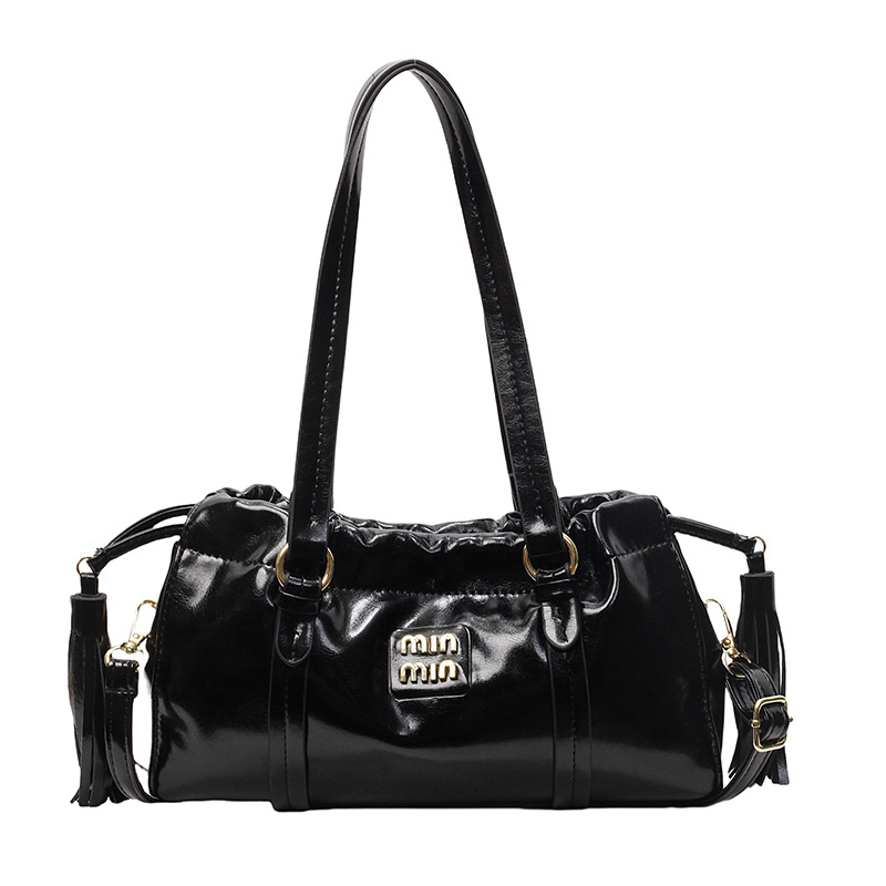 Retro French baguette commuter handbag for women, retro oil wax leather pleated drawstring casual single-shoulder dumpling bag under the armpits Item Picture