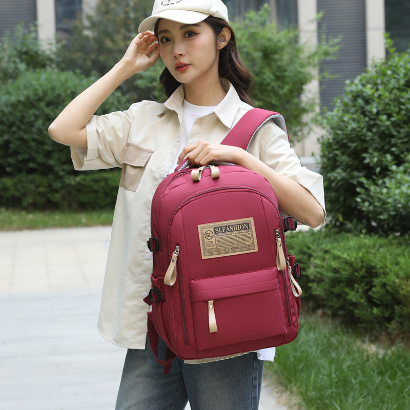 "Niche and simple design Backpack 2025: A fresh and stylish crossbody bag with color blocking and matching for casual fashion and versatility. details Picture