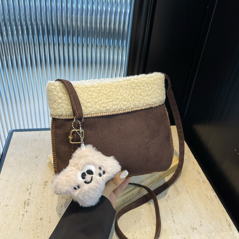 Niche design autumn and winter plush bag 2024 new women's bag, popular commuting single-shoulder crossbody bag, furry phone bag full figure