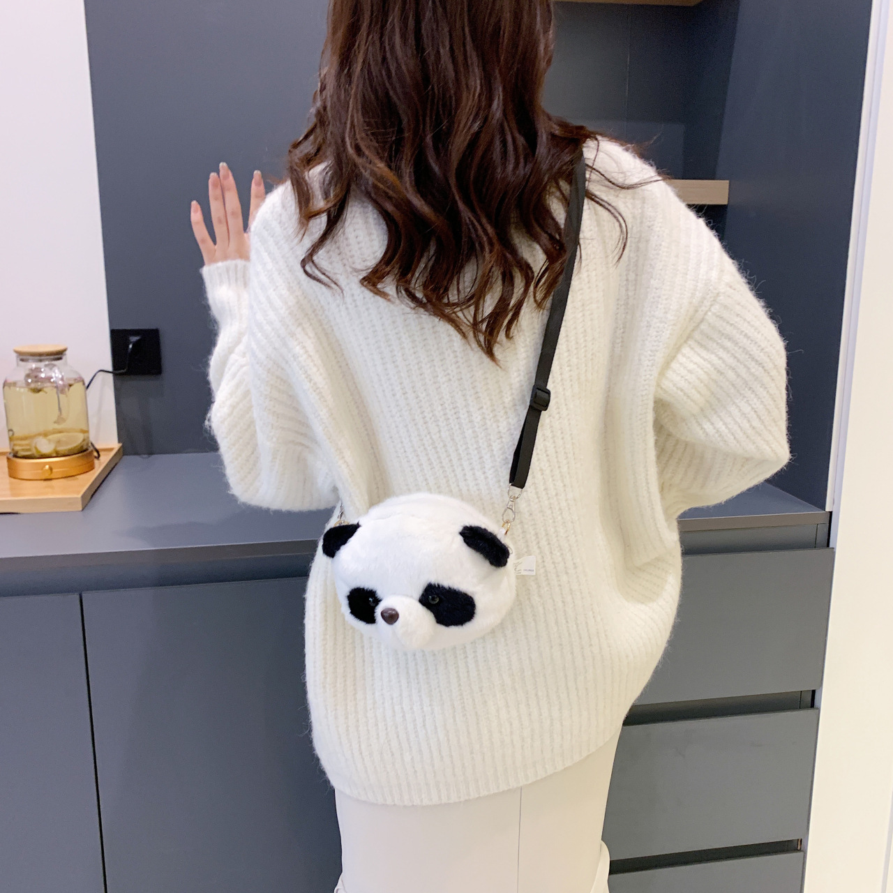 Cute crossbody bags for children's birthdays, girls' single-shoulder bags, claw machine gifts, panda bags, cross-border plush bear wholesale details Picture