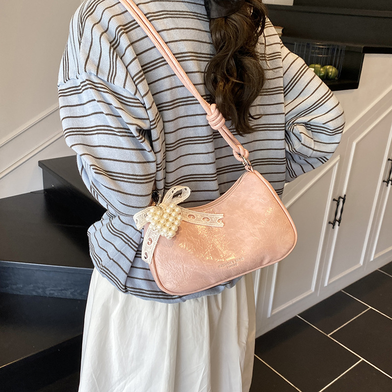 High-end women's bag, small square bag, niche underarm bag, 2025 new style, stylish and versatile single-shoulder bag, design-oriented crossbody bag details Picture