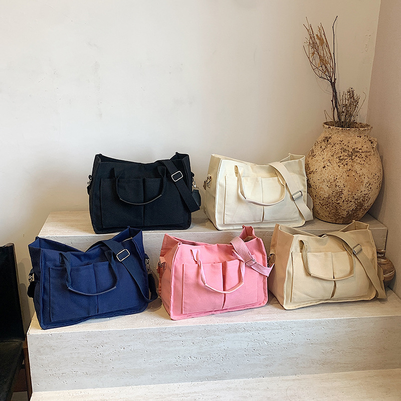 New women's canvas bag, casual and simple single-shoulder handbag, large-capacity crossbody bag, solid-color commuter tote bag Application Scenario