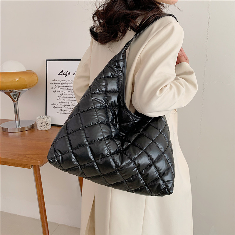 Cross-border diamond-shaped embroidery thread large-capacity women's bag for Spring 24, new style, stylish and casual single-shoulder armpit hand-held tote bag Specification drawing