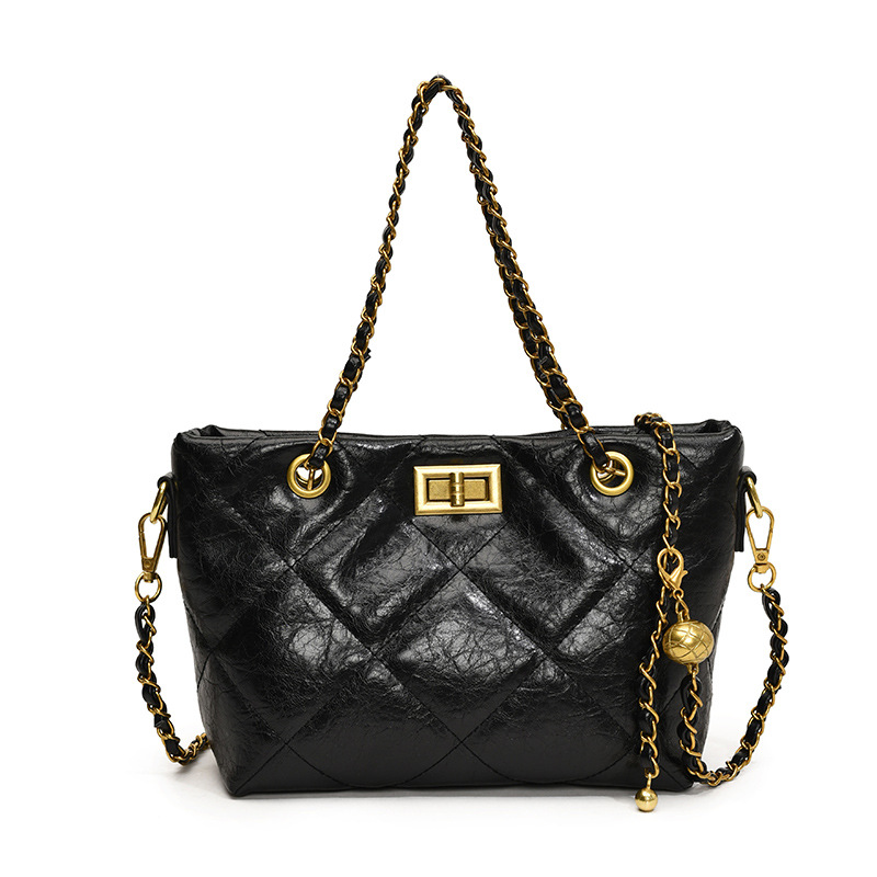 Diamond-shaped chain bag for women, large capacity 2024 new casual and versatile crossbody bag, retro and niche hand-held tote bag Item Picture