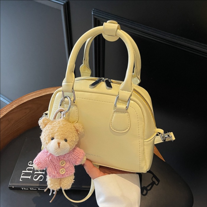 The 2025 new trendy and stylish Boston handbag is a niche, versatile and casual single-shoulder crossbody bag for women full figure
