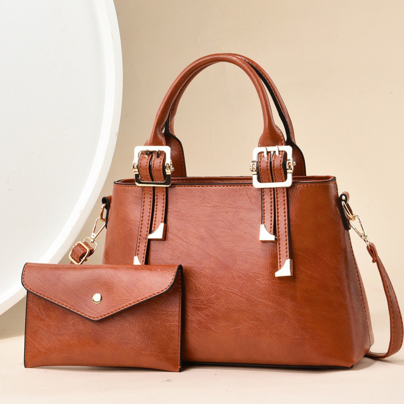 Crossbody bag, Korean style, elegant, middle-aged women's bag, large bag, mom's bag, simple and trendy handbag, new spring and summer style, versatile, single-shoulder Application Scenario