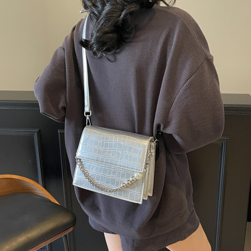 Cross-border 2025 New retro crocodile-patterned chain small square bag for women, Korean style, fashionable and simple single-shoulder crossbody bag Specification drawing