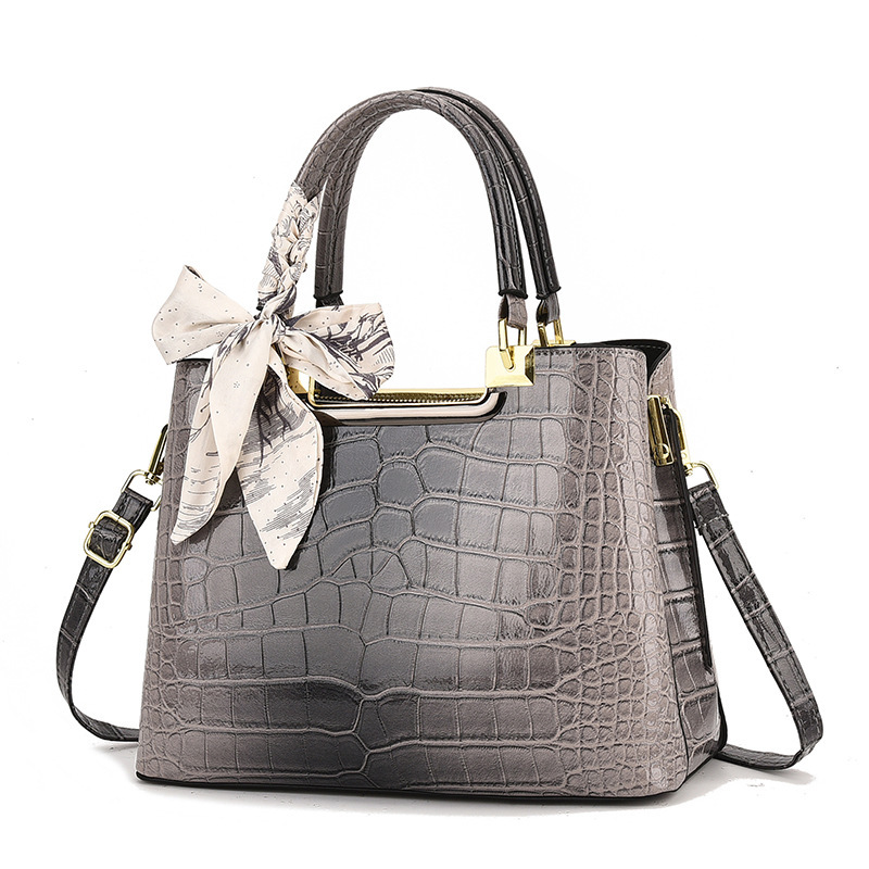 The new 2024 fashionable women's bag, simple and large-capacity bucket bag, single-shoulder crossbody bag, and large export bag for women Item Picture