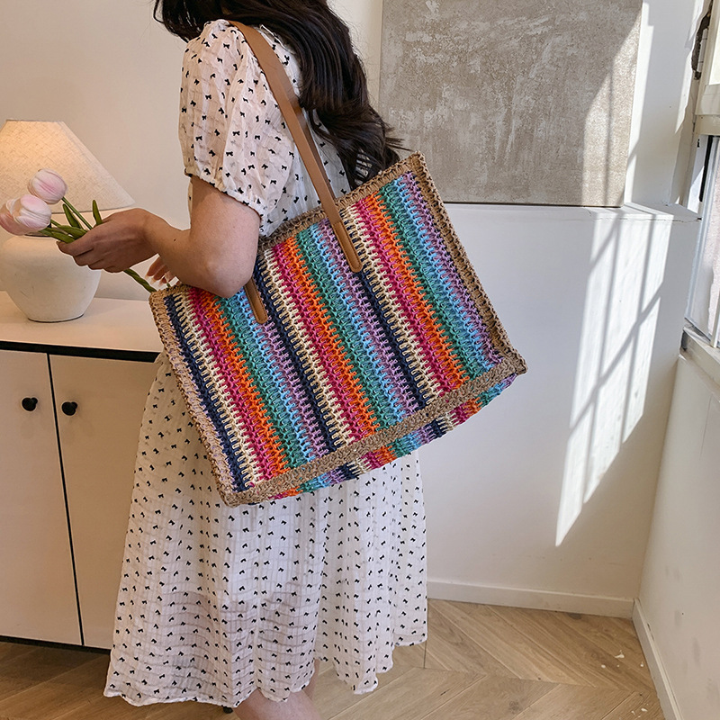 Woven bag for women 2025 New style street fashion trend versatile single-shoulder underarm bag for travel large capacity tote bag Application Scenario