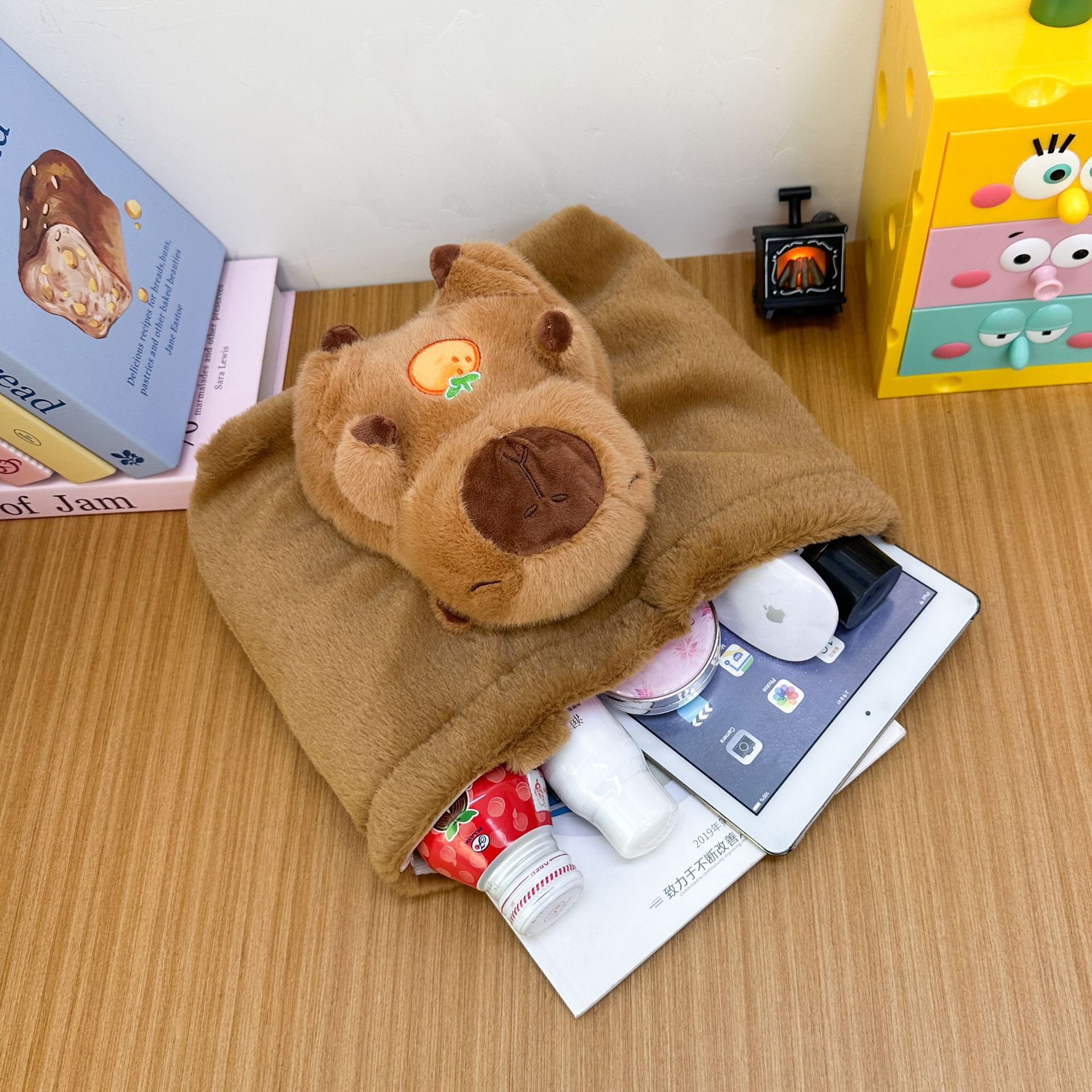 New Capibara plush toys, cute guinea pig handbag, doll, large-capacity single-shoulder bag, tote bag Application Scenario