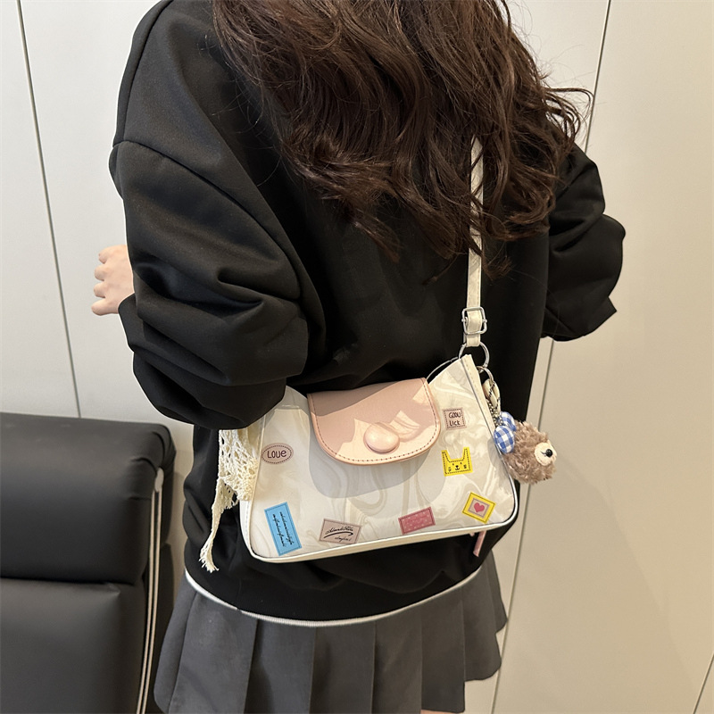 The Korean style commuting small square bag for women 2025 new simple handbag, fashionable and versatile, casual and niche single-shoulder crossbody bag Specification drawing