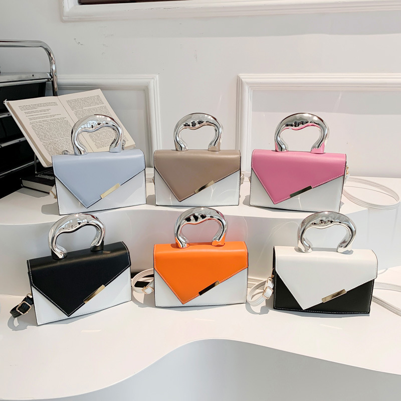 Fashionable and high-quality color-blocked new 2024 spring casual and simple crossbody metal hand-held small square bag for women Application Scenario