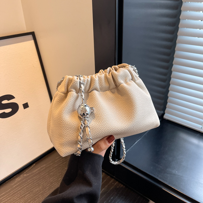 French niche pleated underarm small bag for women 2023 new fashion chain crossbody bag, summer stylish bucket bag full figure