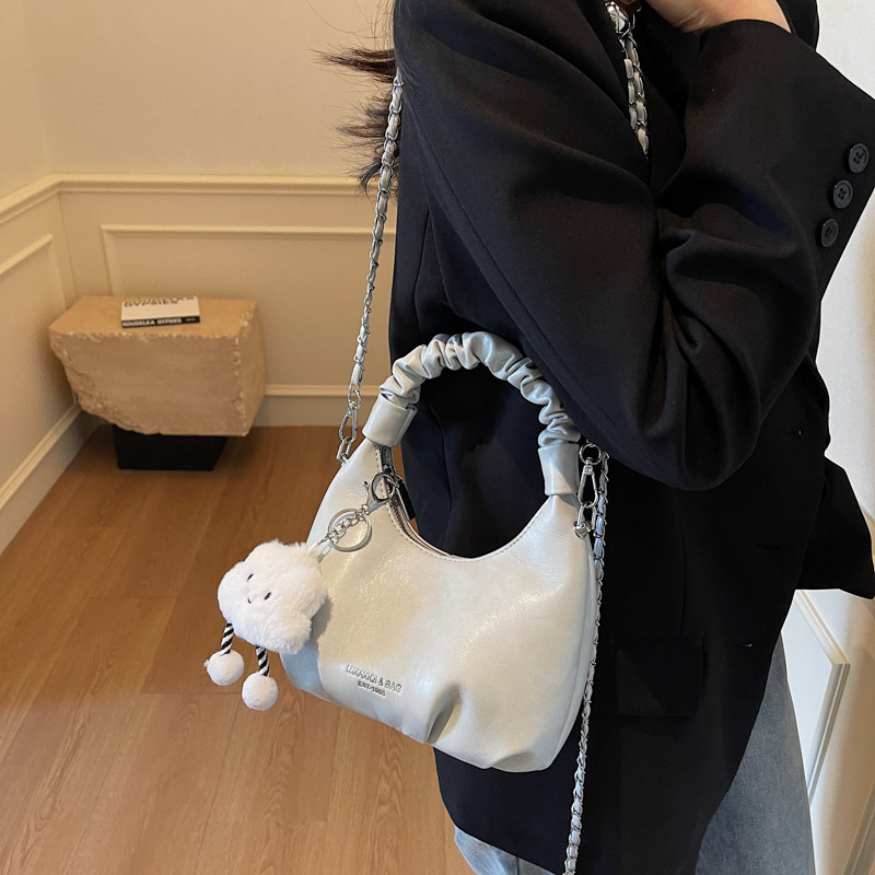 Cute little bag, texture casual bag, 2025 new trendy INS single-shoulder bag, handbag, chain bag, casual bag Application Scenario