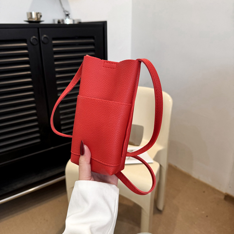 2025 Four Seasons Small Bag Mobile phone Bag, fashionable and versatile single-shoulder crossbody bag, lychee pattern small bag texture crossbody bag full figure