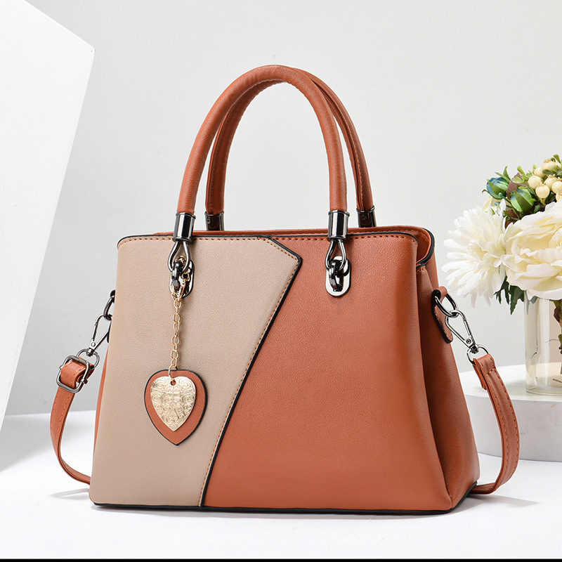 The 2024 single-shoulder crossbody bag is a bestseller for foreign trade. The new hand-held large winter bag is versatile for women and fashionable from the manufacturer full figure
