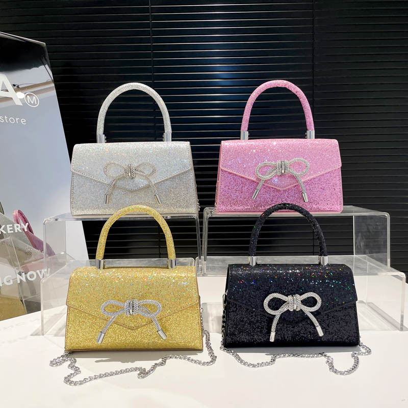 A high-end small handbag for women, a new Spring/Summer 2025 versatile butterfly single-shoulder crossbody bag and a small square handbag for commuting Application Scenario