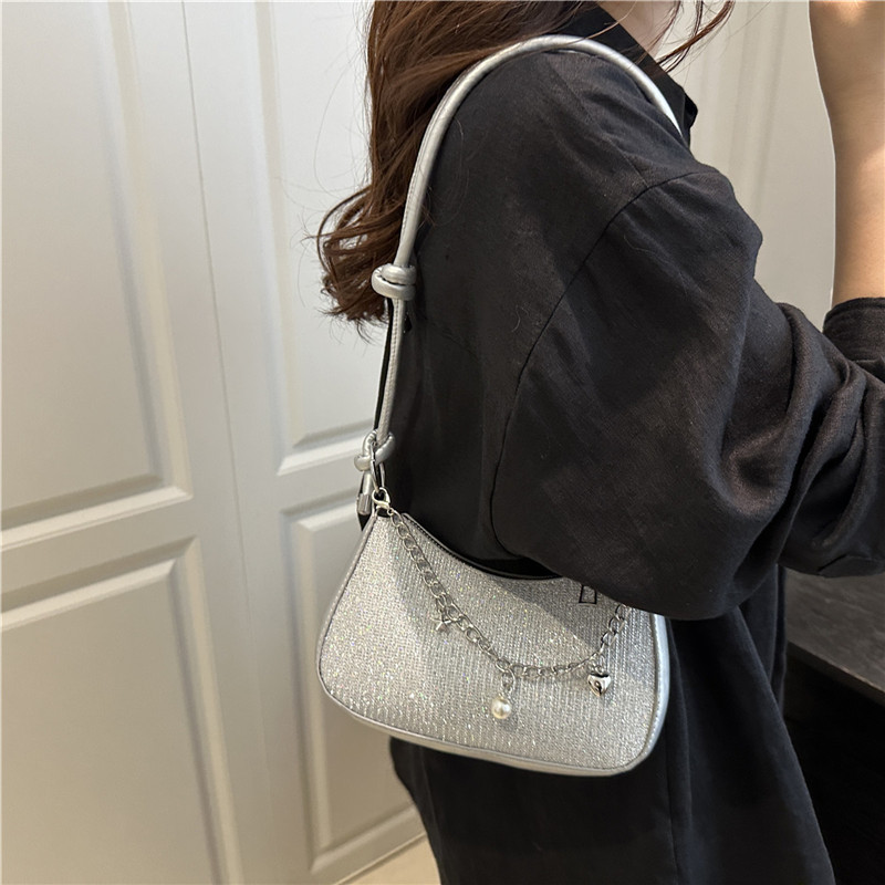 This year's cross-border small bag women's simple 2025 new trendy, fashionable and stylish quality crossbody bag spring and summer armpit bag details Picture