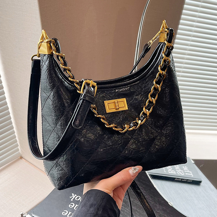 Xiaoxiangfeng diamond-shaped chain underarm bag Women's 2024 new style trendy single-shoulder crossbody bag Versatile wandering bag full figure