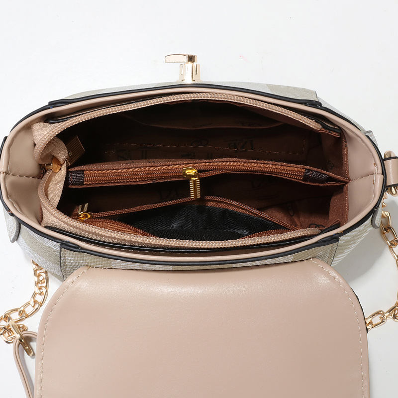 One-piece consignment 2023 new women's bag, single-shoulder crossbody bag, color-matched chain small square bag, trendy and fashionable for women Item Picture