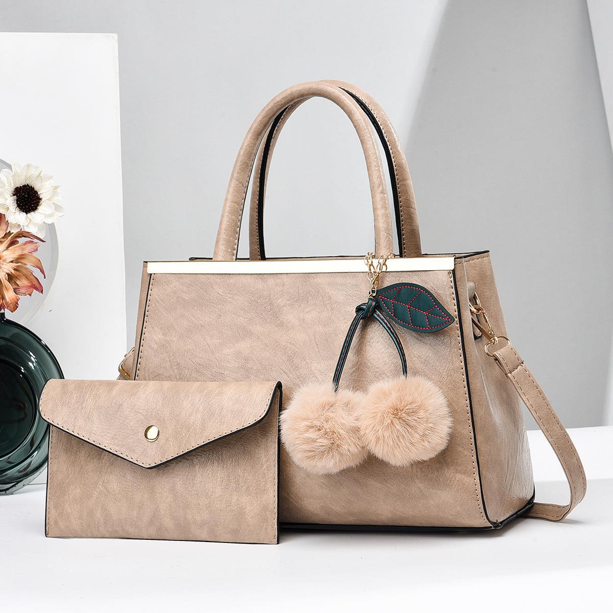 2023 New European and American retro two-piece set, urban simple and casual single-shoulder crossbody handbag, large bag Application Scenario