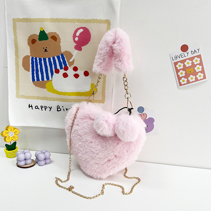 2022 New style heart-shaped bag, women's chain crossbody bag, plush heart single-shoulder fur Valentine's Day gift Specification drawing