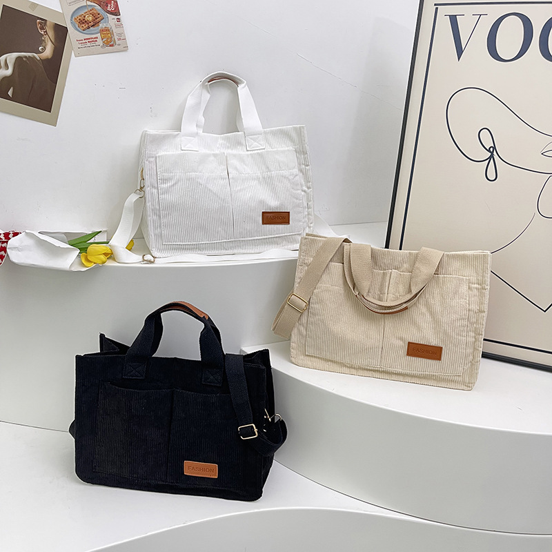 Corduroy large-capacity fashionable handbag, casual Korean-style hand-held crossbody bag, commuting bag, trendy tote bag for women Application Scenario