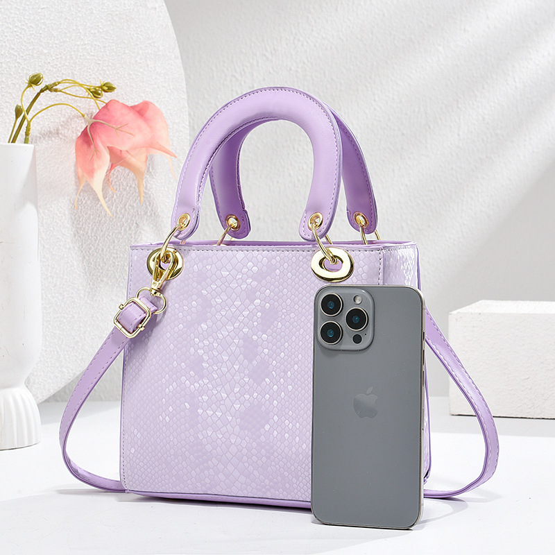 The new high-end silk scarf woven princess bag from Foreign Trade in 2025 features a niche design, a hand-held shoulder crossbody trendy women's bag Application Scenario