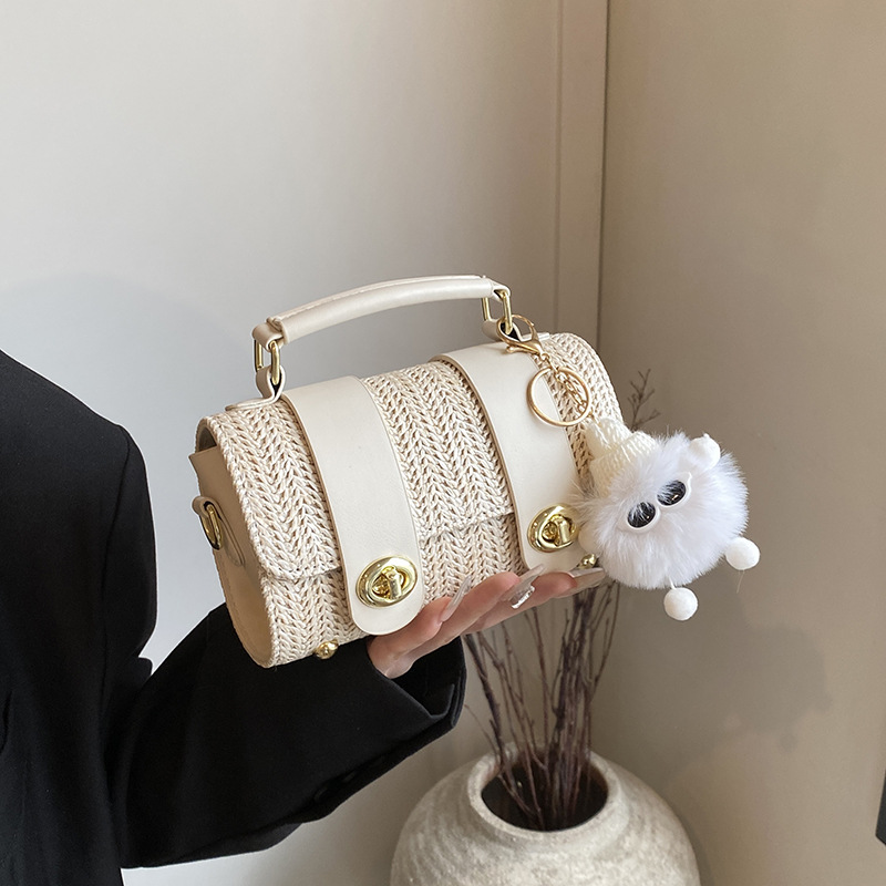 A new style of women's 2025 straw-woven hand-held small bag, a fashionable commuting single-shoulder bag, a beach vacation beach woven crossbody bag Specification drawing